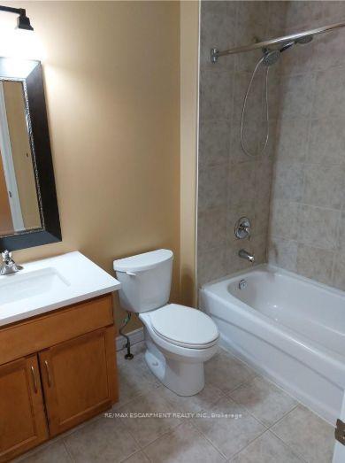Photo 10 of 16 Magnificent Way, Hamilton, Binbrook — HOMEH