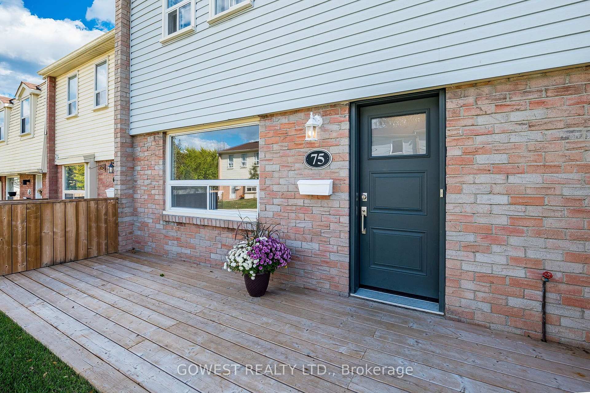 Photo 4 of Unit 75, 1055 Shawnmarr Road, Mississauga, Port Credit — HOMEH