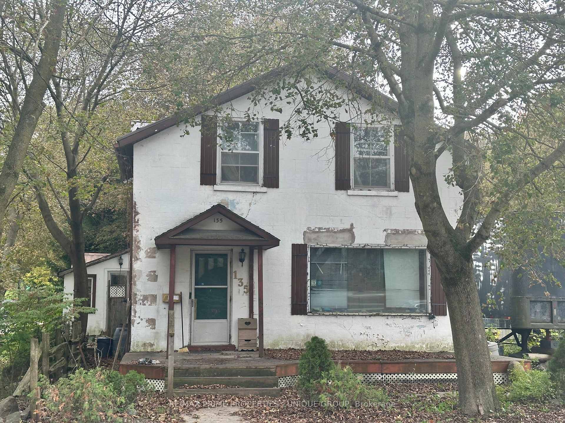 Photo of 135 Elgin Street N