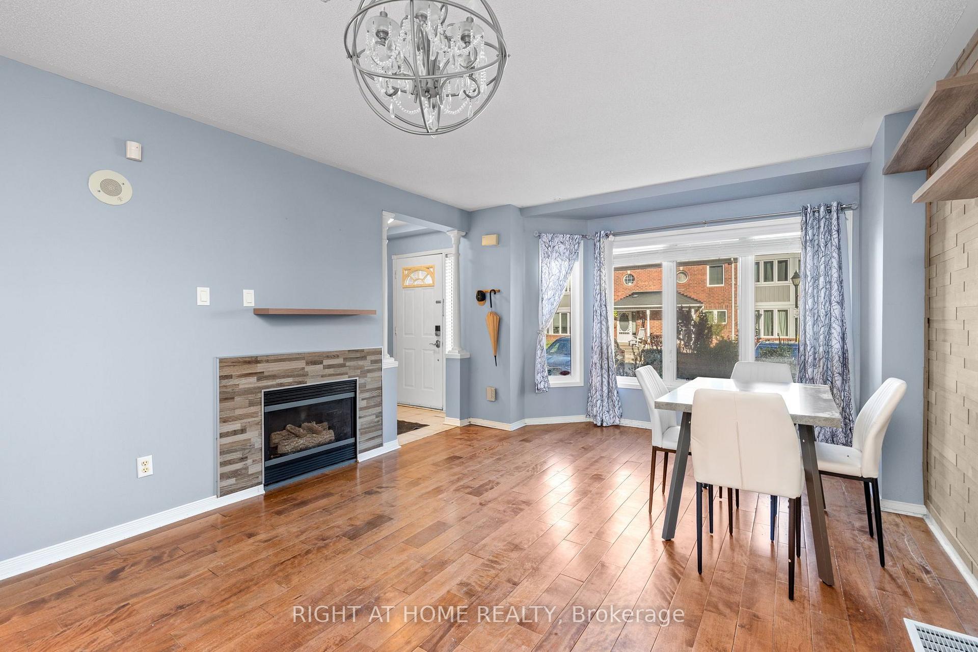 Photo 5 of Unit 176, 18 Clark Avenue W, Vaughan, Crestwood-Springfarm-Yorkhill — HOMEH