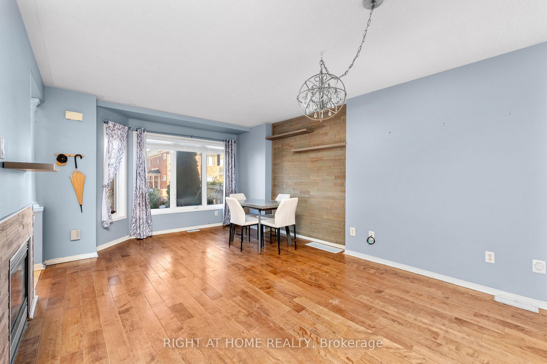 Photo 7 of Unit 176, 18 Clark Avenue W, Vaughan, Crestwood-Springfarm-Yorkhill — HOMEH