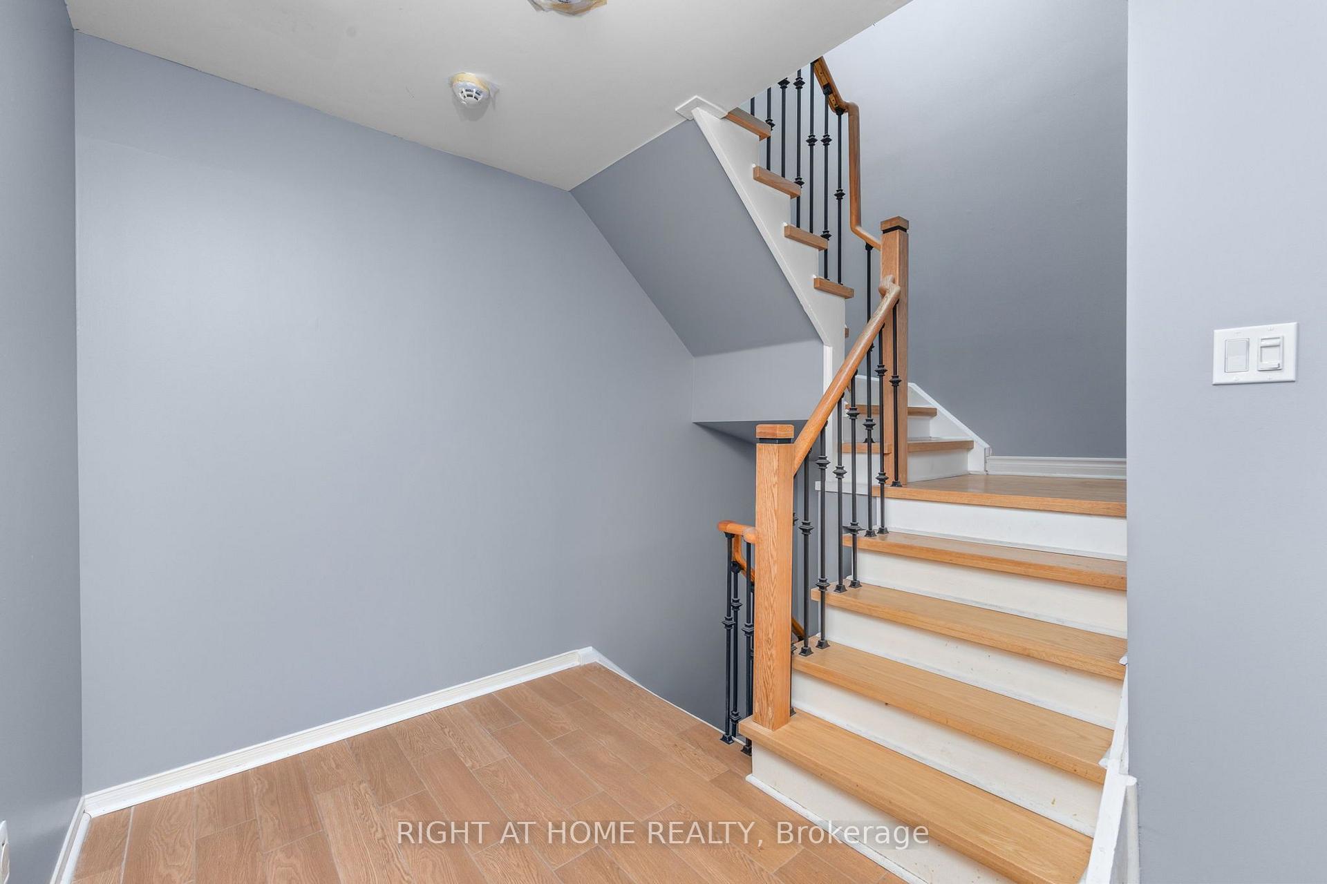 Photo 21 of Unit 176, 18 Clark Avenue W, Vaughan, Crestwood-Springfarm-Yorkhill — HOMEH