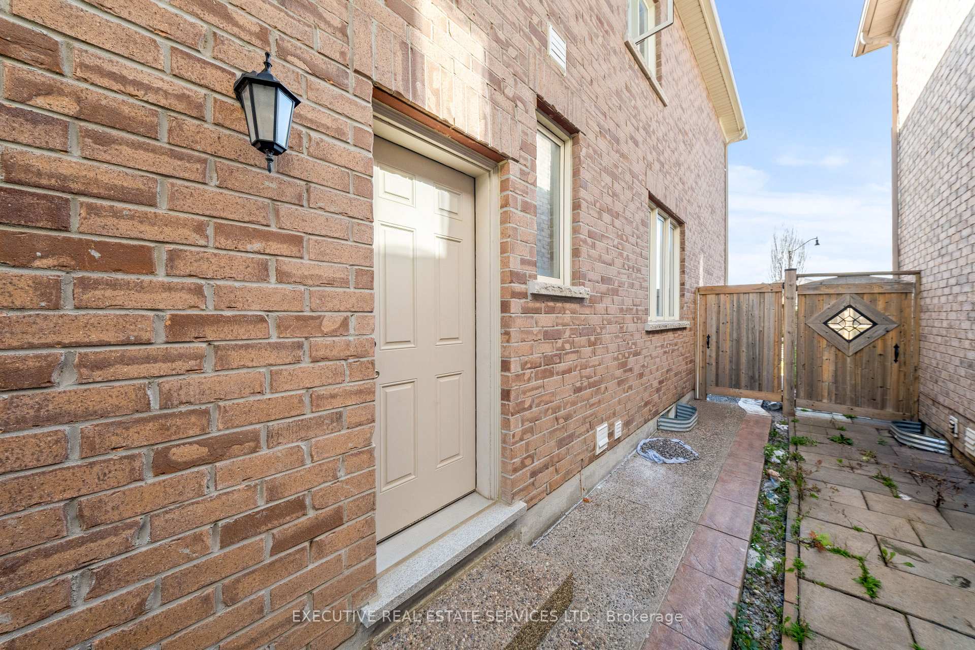 Photo 42 of 52 Bernadino Street, Brampton, Bram East — HOMEH