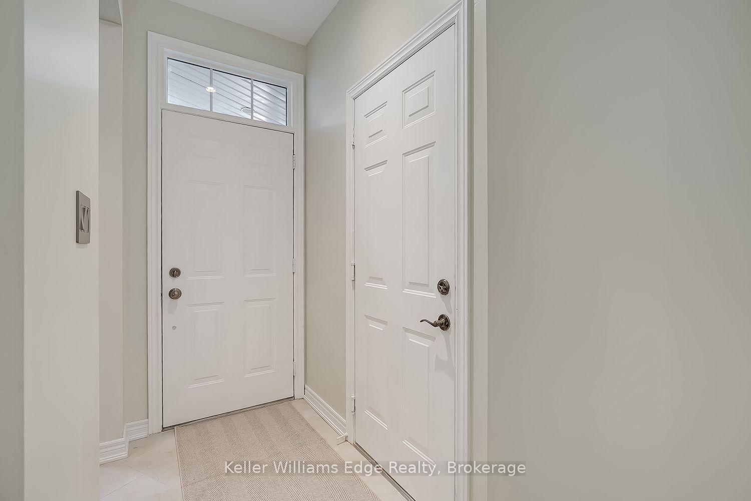 Photo 7 of 46 Sunnycroft Court W, Hamilton, Waterdown — HOMEH