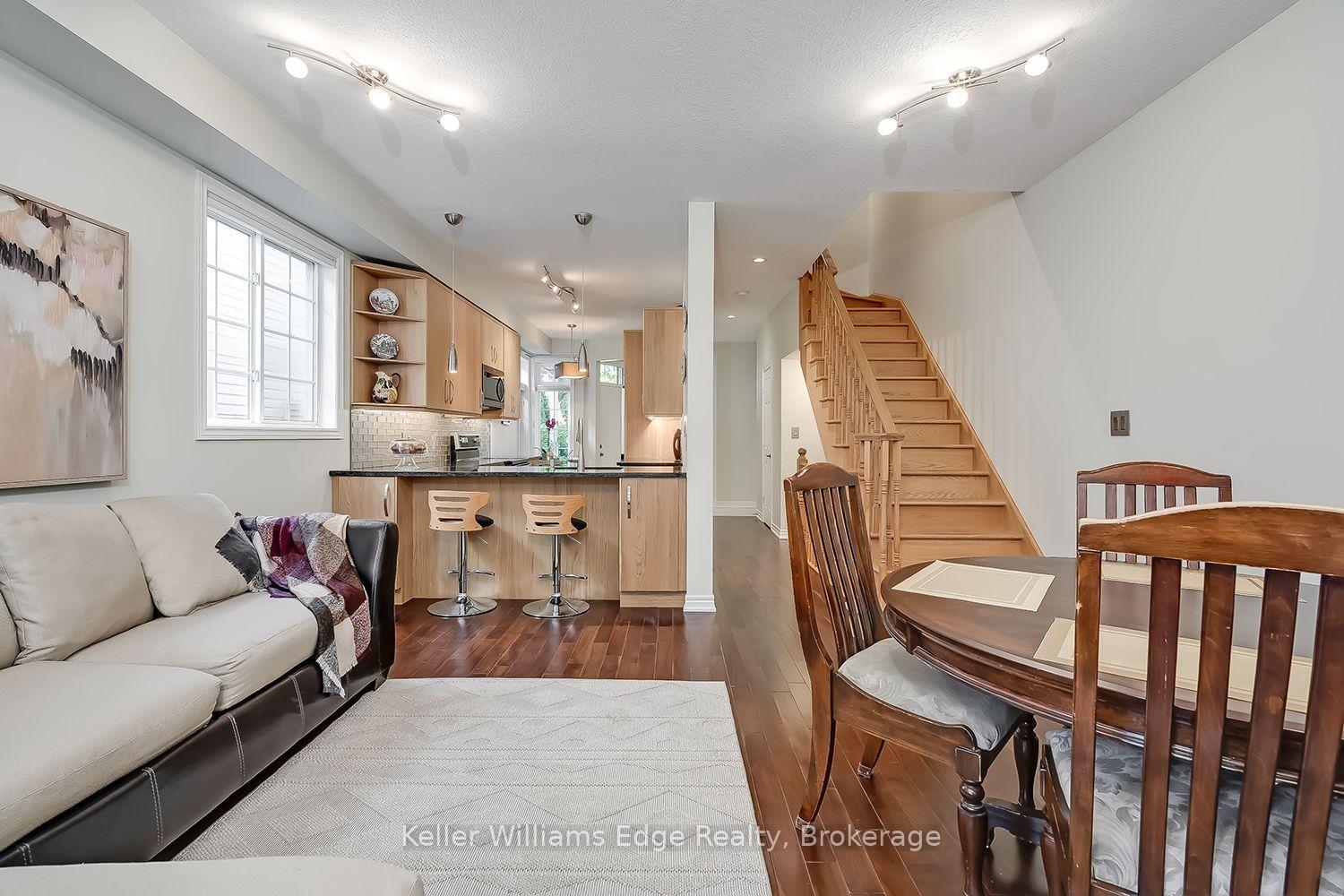 Photo 15 of 46 Sunnycroft Court W, Hamilton, Waterdown — HOMEH