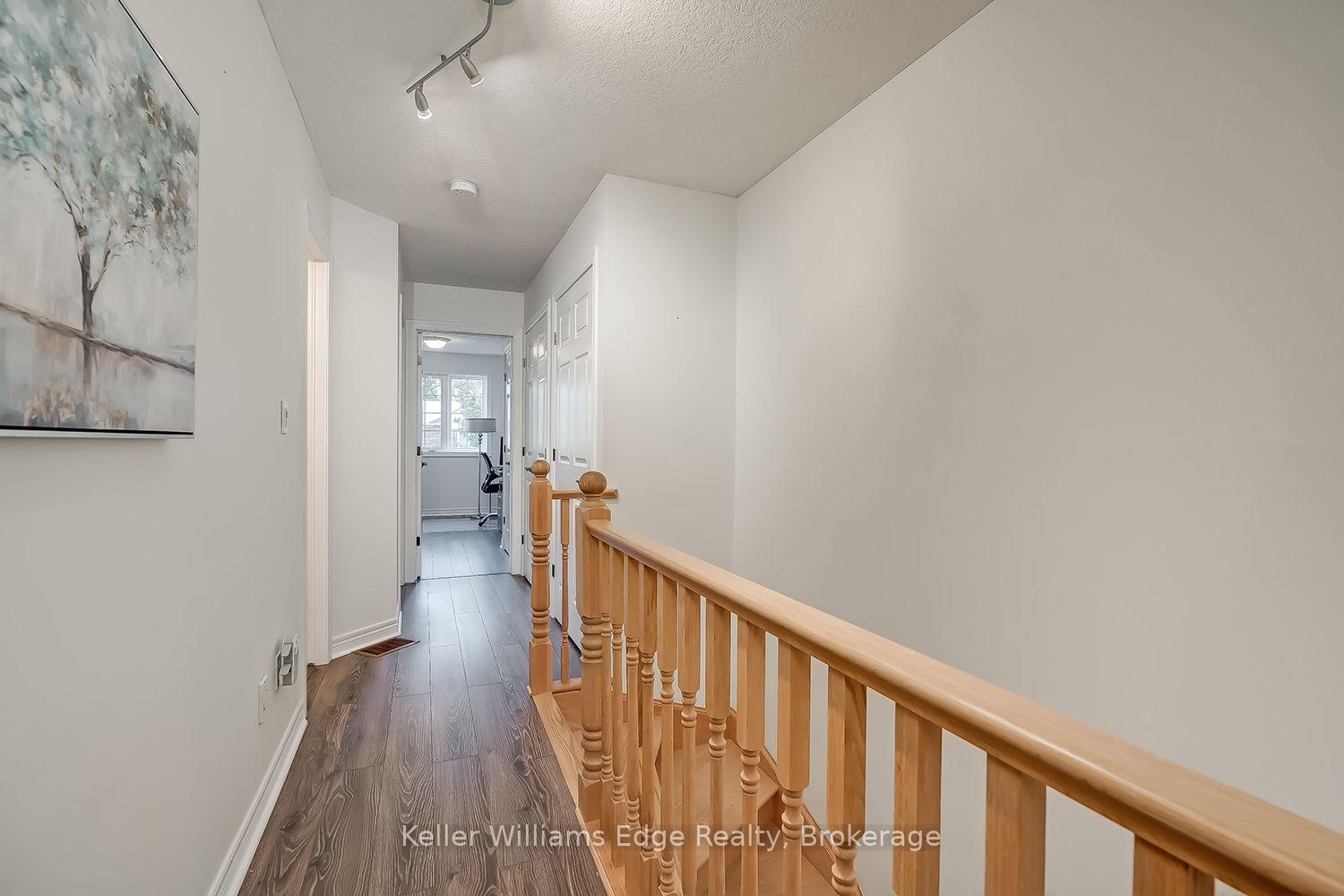 Photo 30 of 46 Sunnycroft Court W, Hamilton, Waterdown — HOMEH