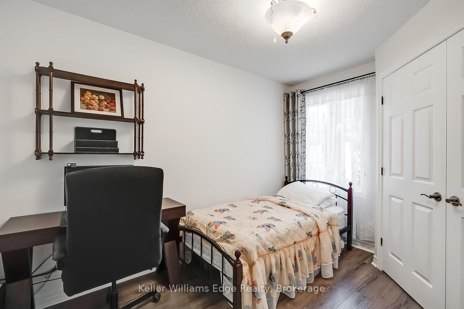 Photo 37 of 46 Sunnycroft Court W, Hamilton, Waterdown — HOMEH