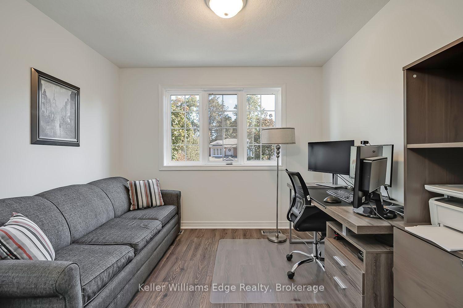 Photo 38 of 46 Sunnycroft Court W, Hamilton, Waterdown — HOMEH