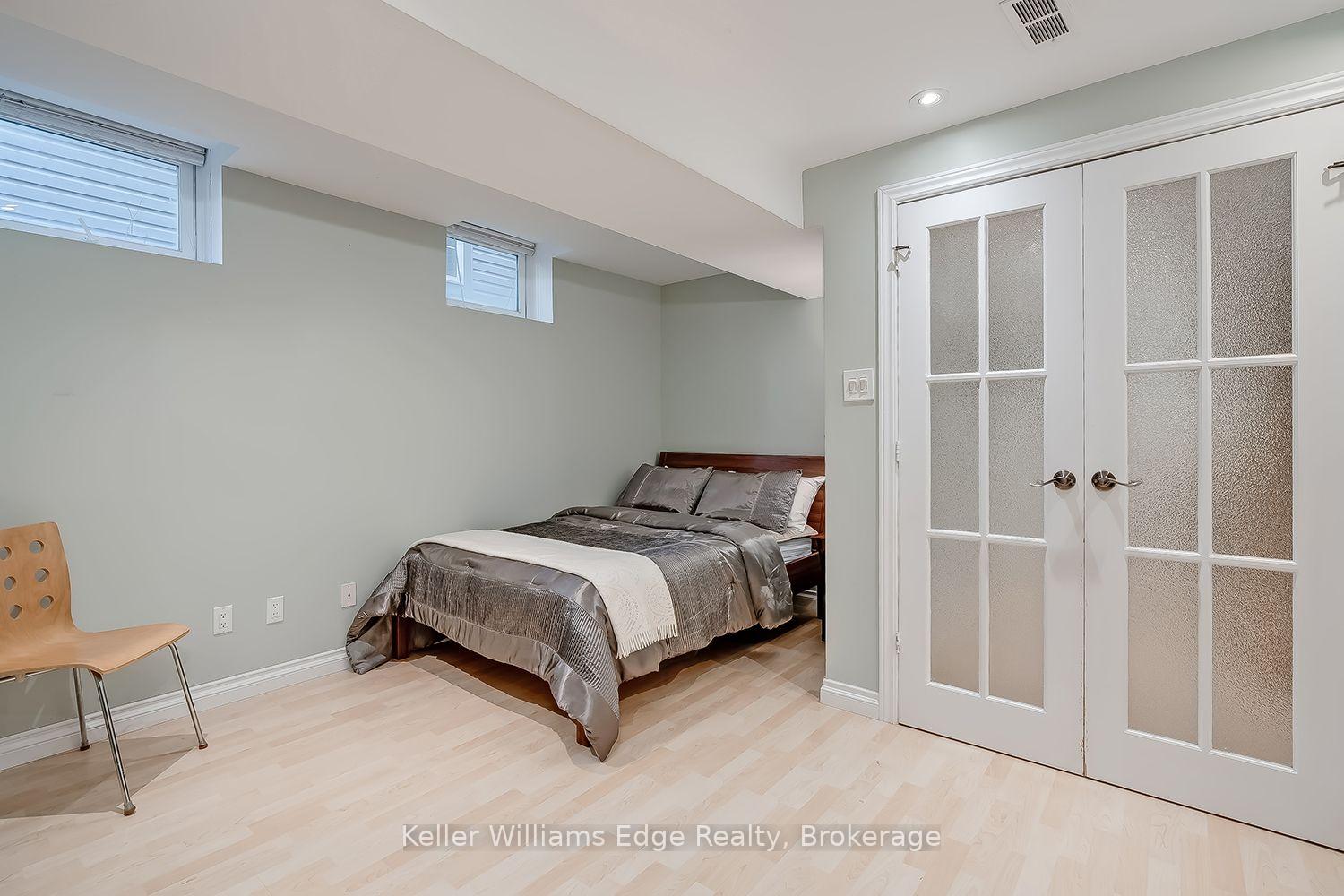 Photo 43 of 46 Sunnycroft Court W, Hamilton, Waterdown — HOMEH