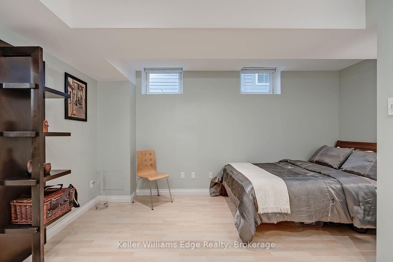 Photo 44 of 46 Sunnycroft Court W, Hamilton, Waterdown — HOMEH