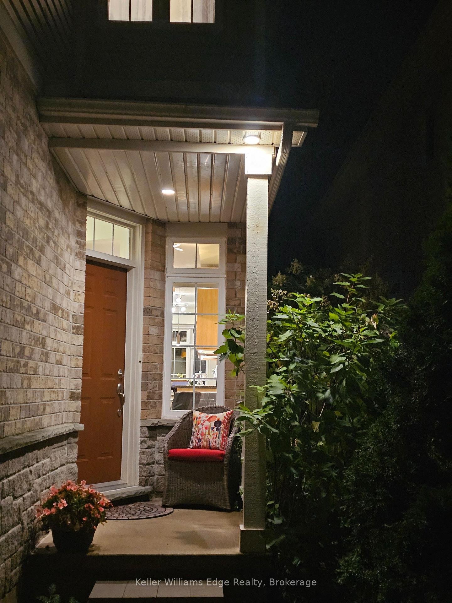 Photo 4 of 46 Sunnycroft Court W, Hamilton, Waterdown — HOMEH