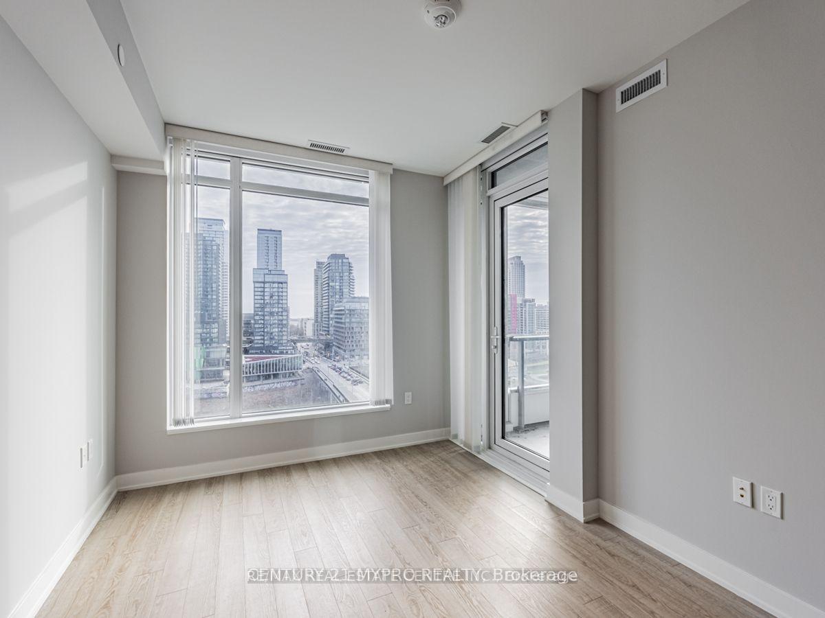 Photo 4 of Unit 901W, 27 Bathurst Street, Toronto, Waterfront Communities — HOMEH