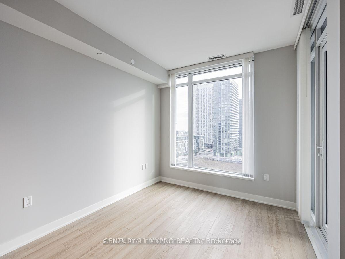 Photo 5 of Unit 901W, 27 Bathurst Street, Toronto, Waterfront Communities — HOMEH