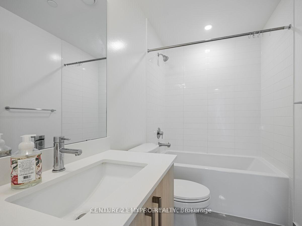 Photo 10 of Unit 901W, 27 Bathurst Street, Toronto, Waterfront Communities — HOMEH