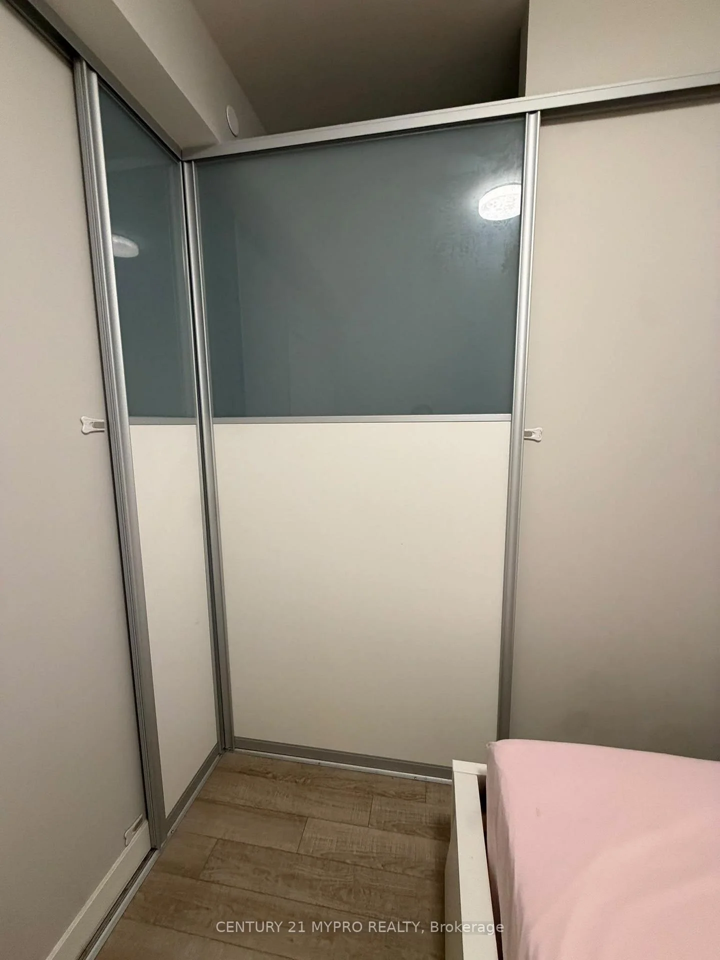 Photo 12 of Unit 901W, 27 Bathurst Street, Toronto, Waterfront Communities — HOMEH