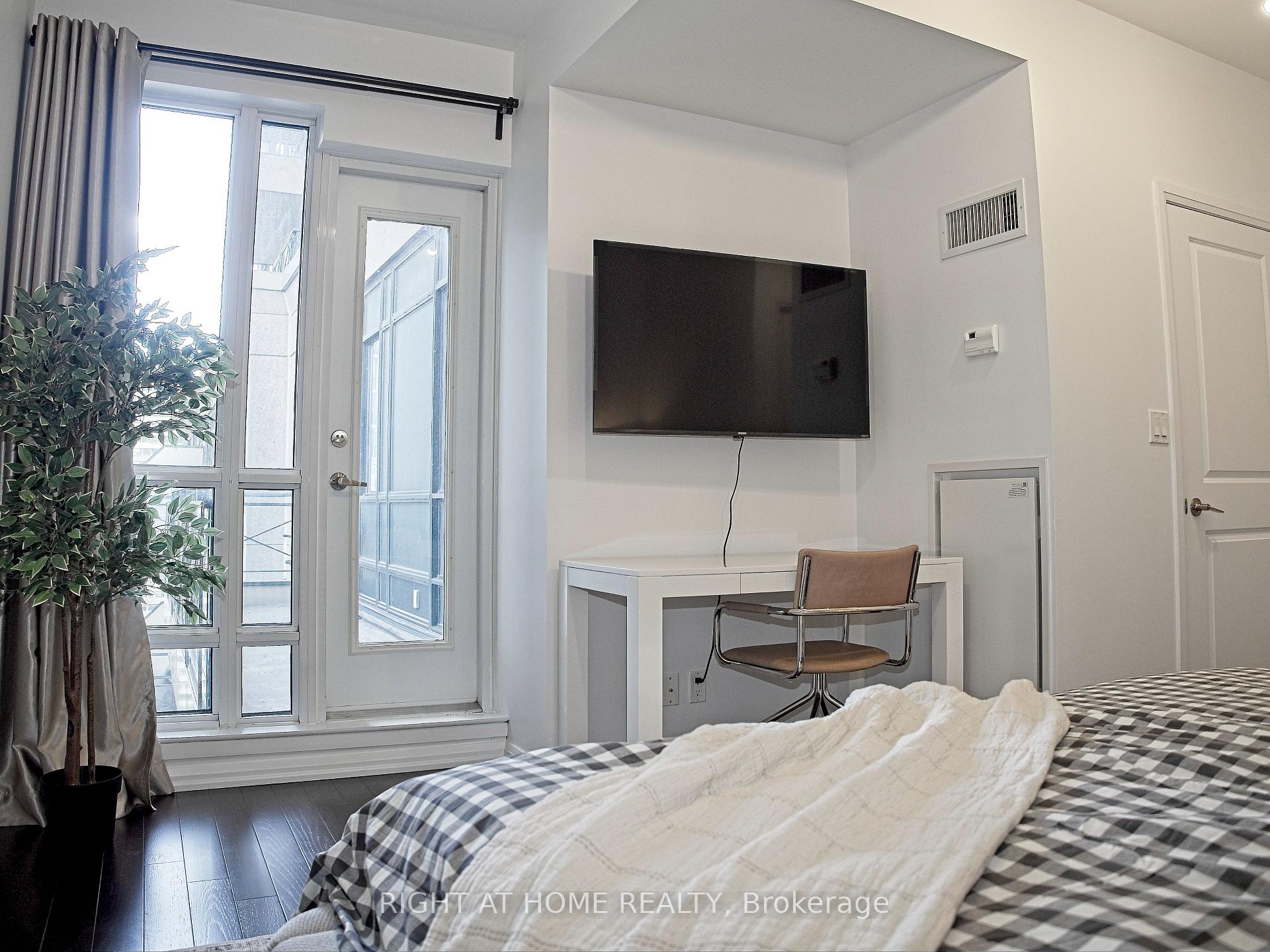 Photo 9 of Unit 1606, 35 Hayden Street, Toronto, Church-Yonge Corridor — HOMEH