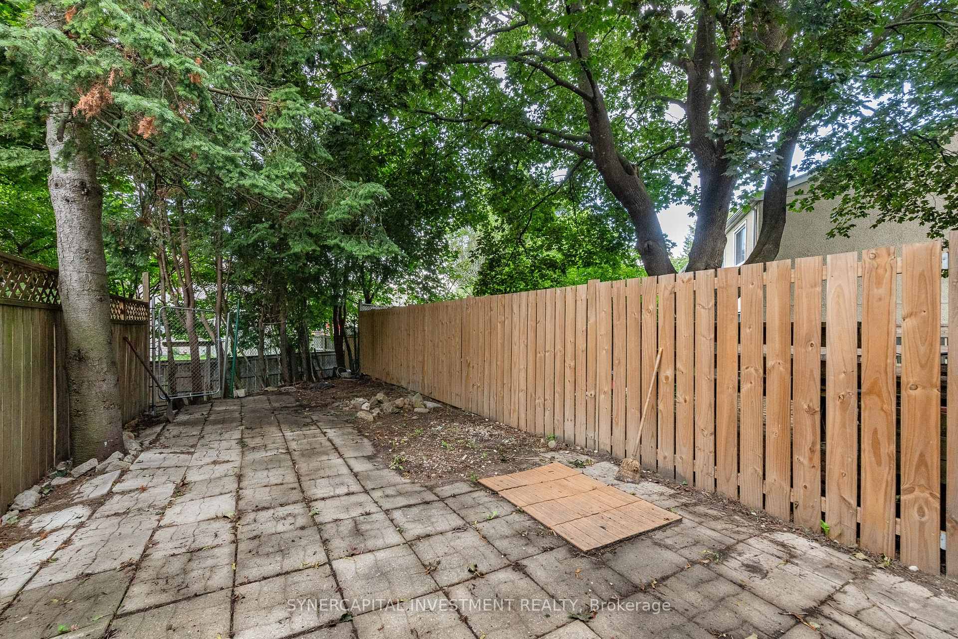 Photo 25 of 50 Tybalt Crescent, Ottawa, Westcliffe Estates — HOMEH
