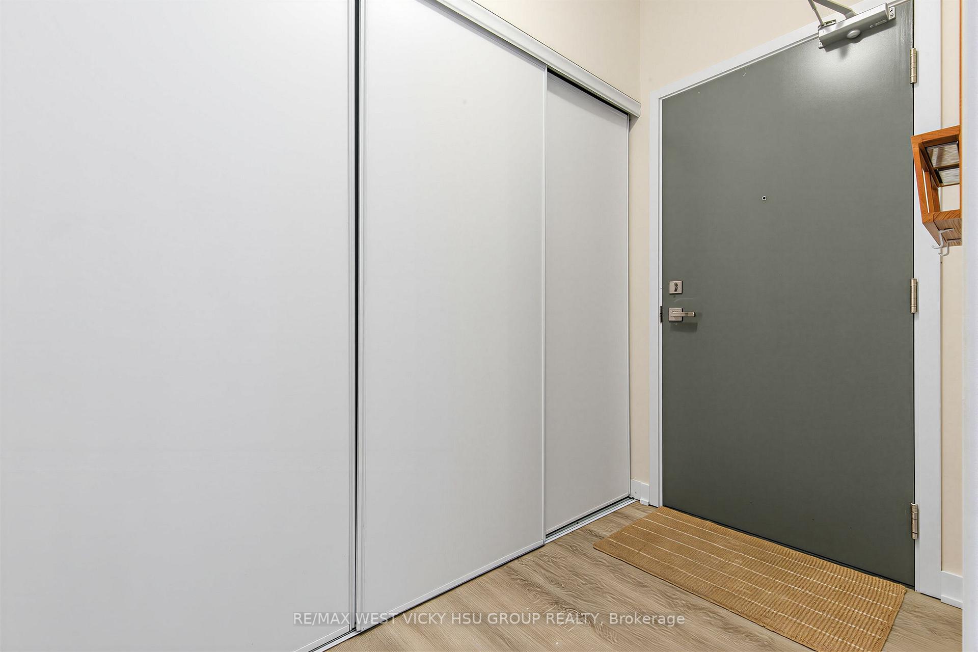 Photo 4 of Unit 305, 17 Dundonald Street, Toronto, Church-Yonge Corridor — HOMEH