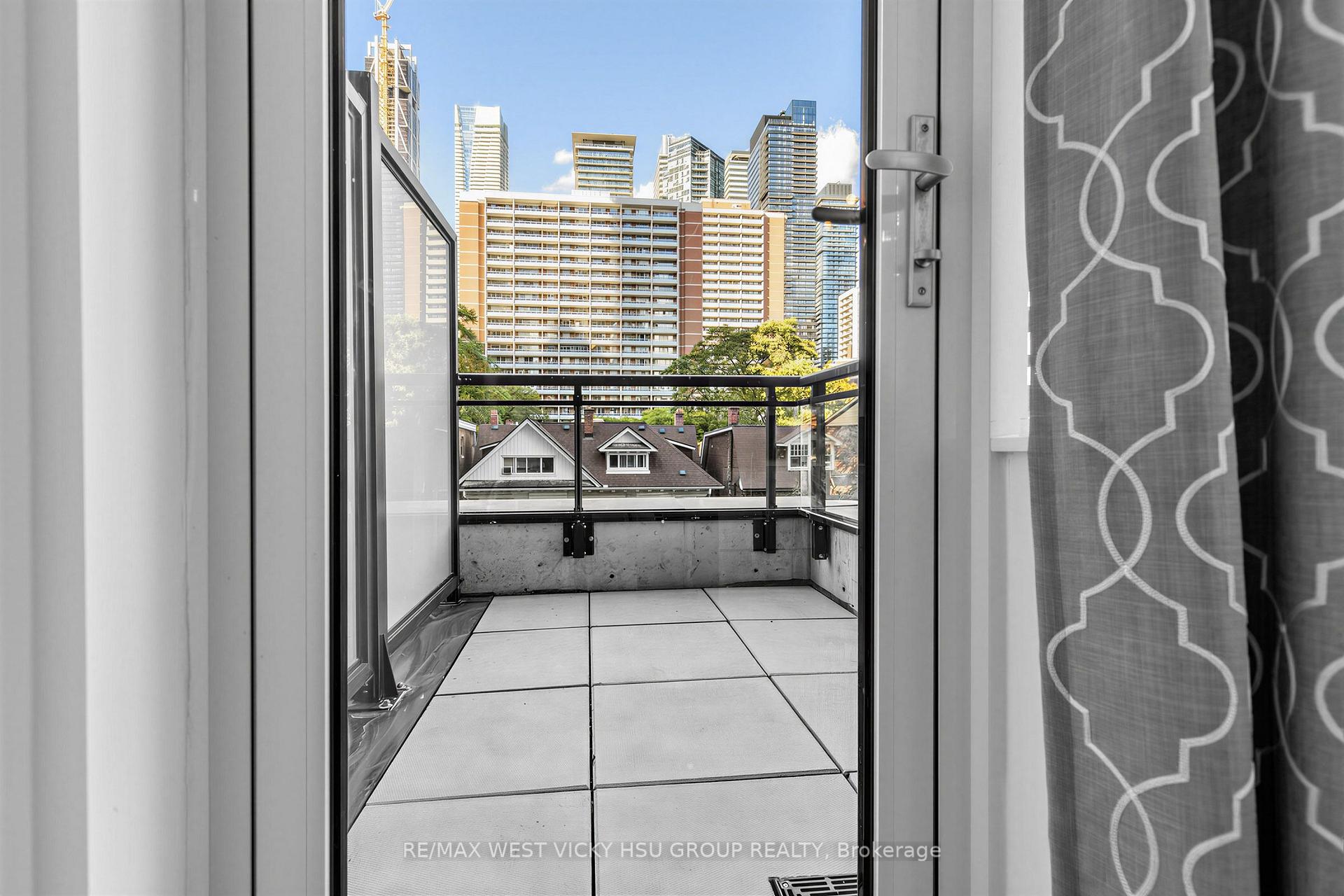 Photo 12 of Unit 305, 17 Dundonald Street, Toronto, Church-Yonge Corridor — HOMEH