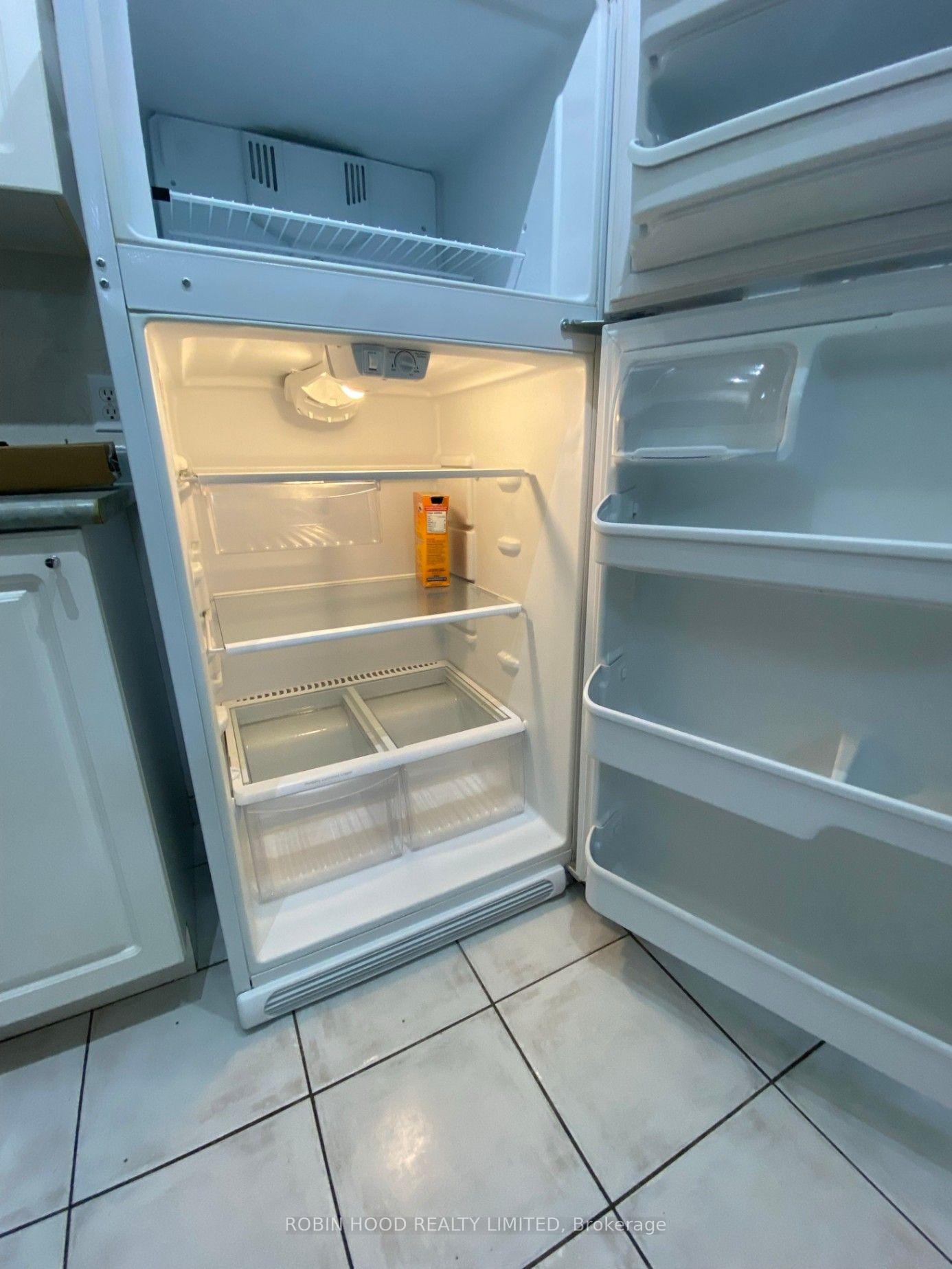 Photo 6 of Unit 1805, 11 Lee Centre Drive, Scarborough, Bendale — HOMEH