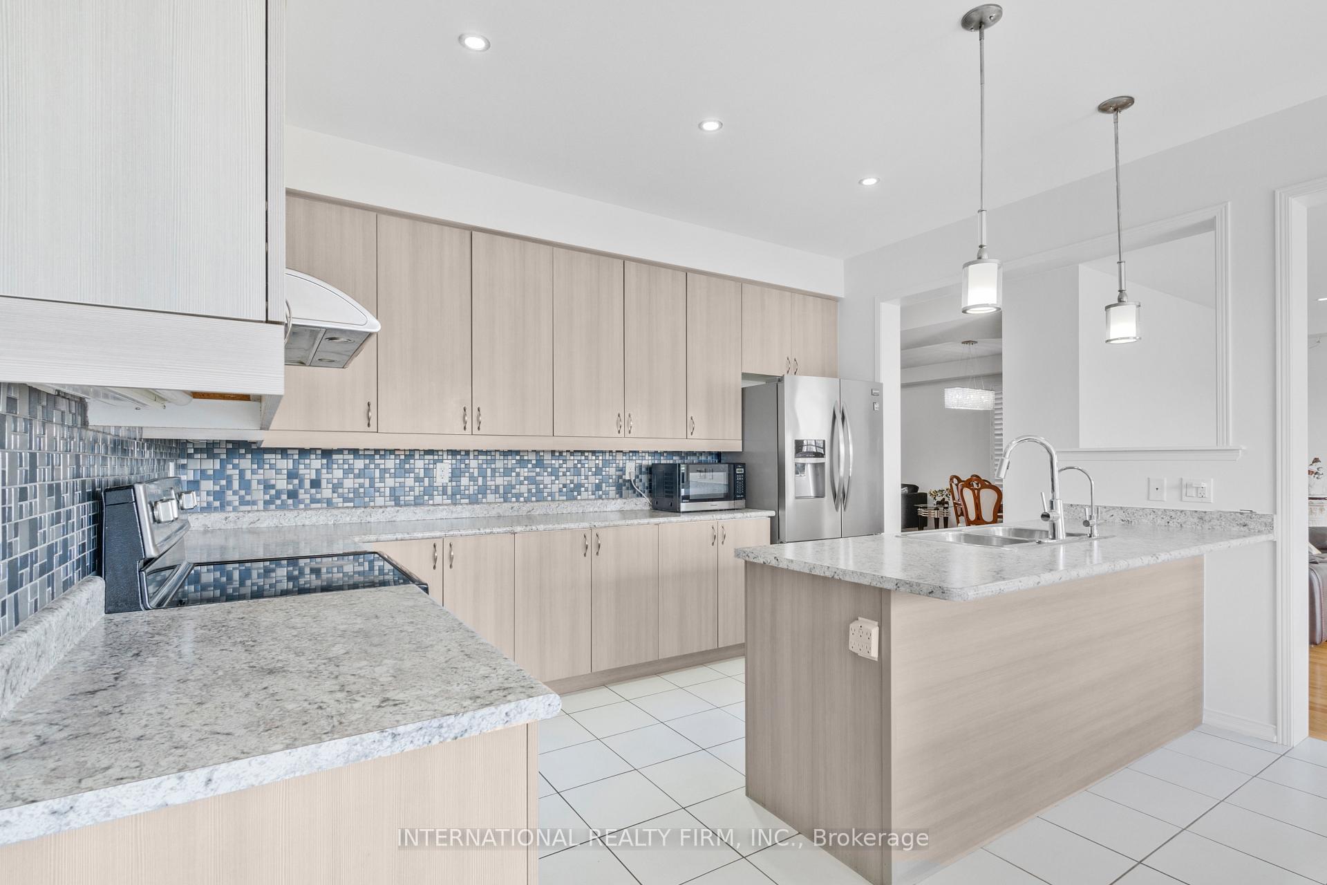 Photo 12 of 2537 Snow Knight Drive, Oshawa, Windfields — HOMEH
