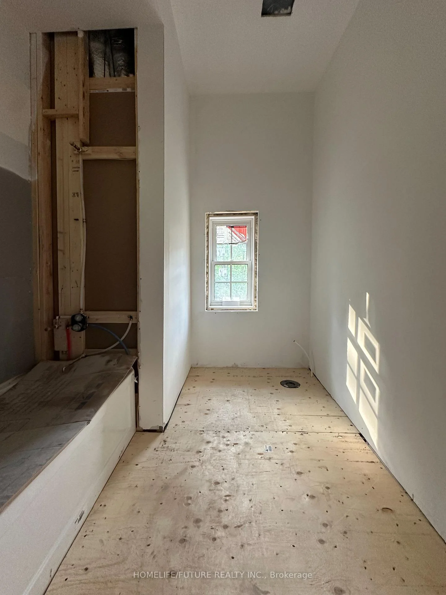 Photo 5 of 64 King Street, North York, Weston — HOMEH