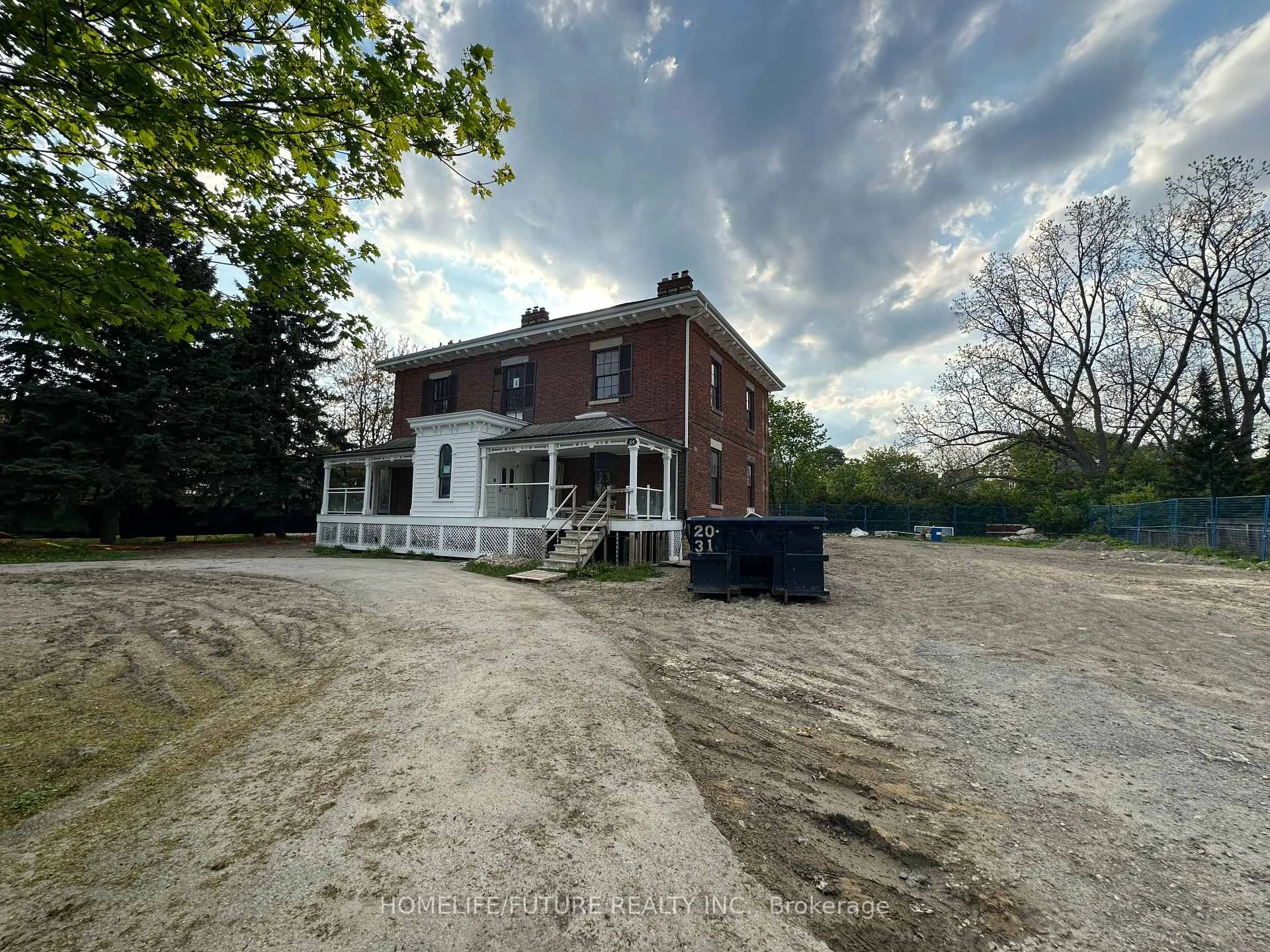 Photo 9 of 64 King Street, North York, Weston — HOMEH