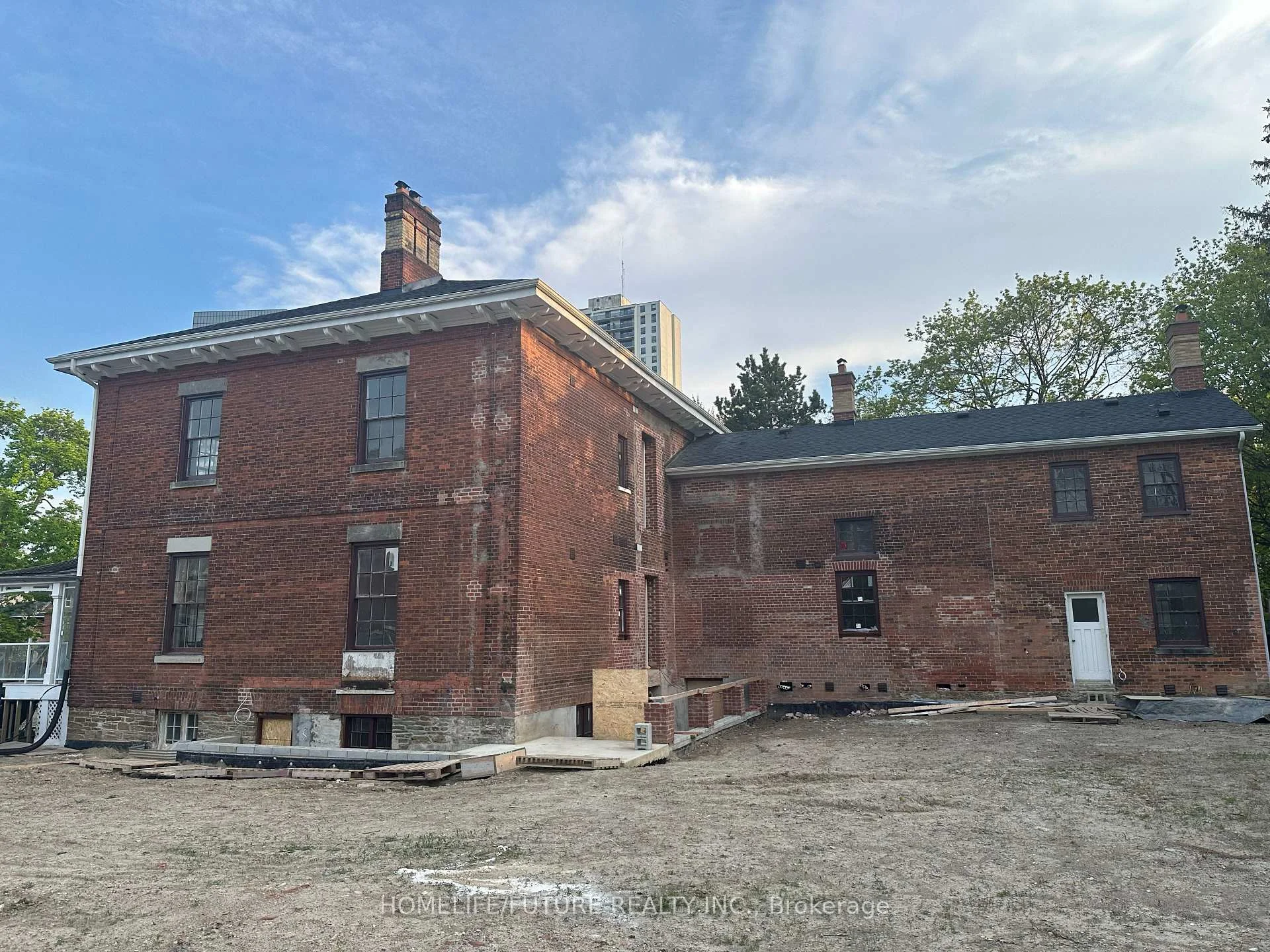 Photo 12 of 64 King Street, North York, Weston — HOMEH