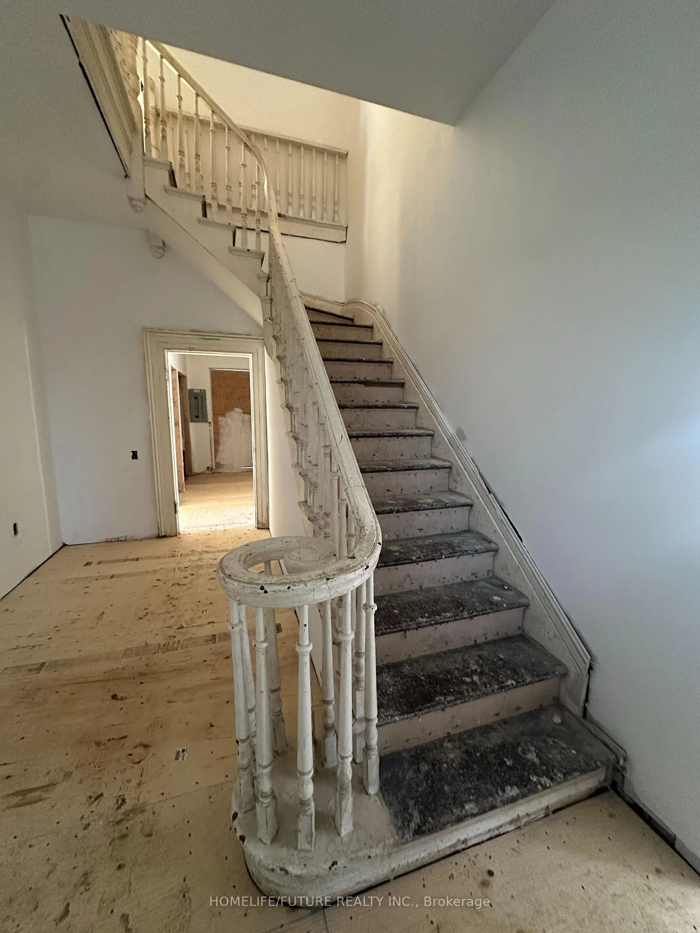 Photo 13 of 64 King Street, North York, Weston — HOMEH