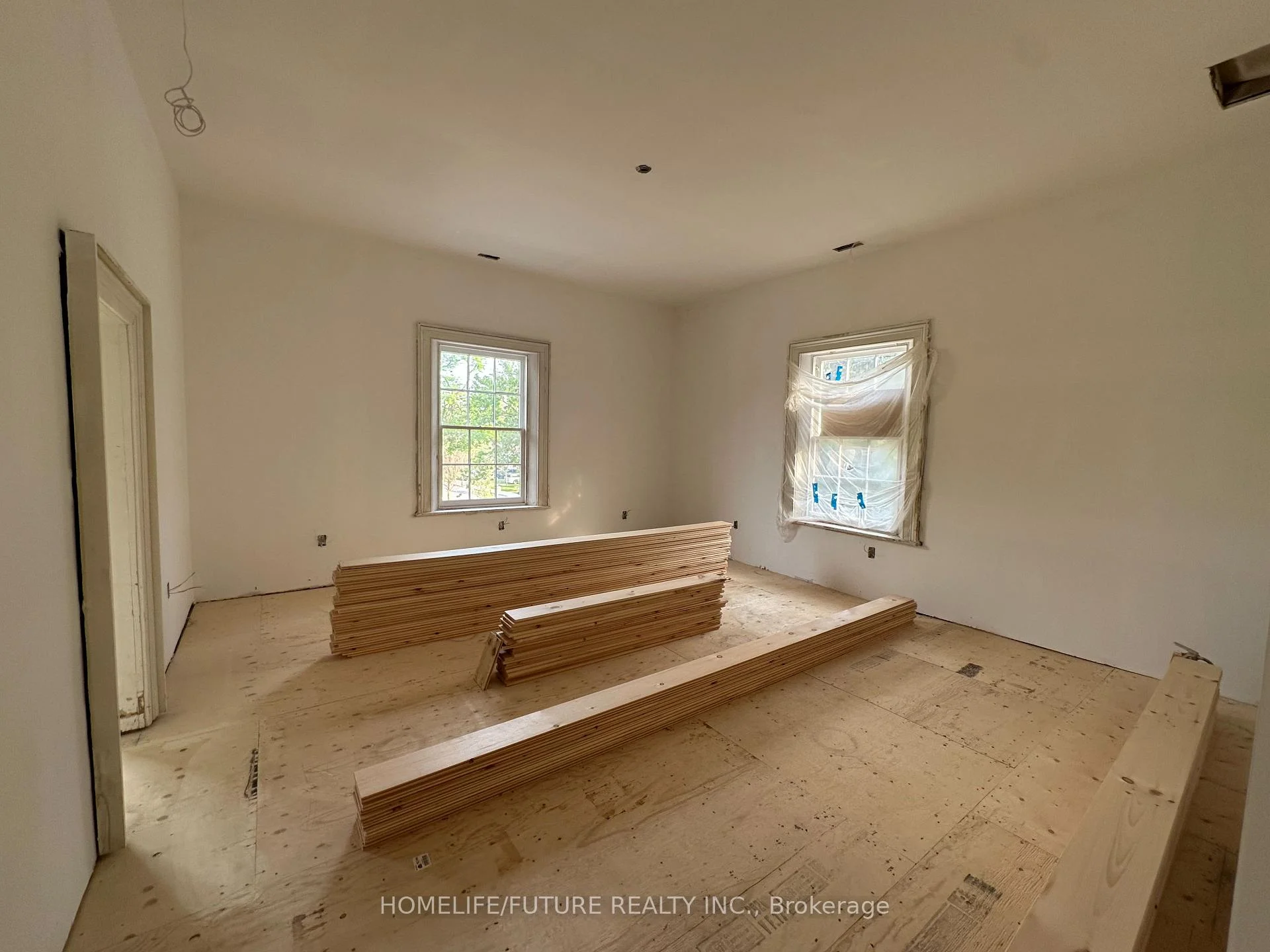 Photo 21 of 64 King Street, North York, Weston — HOMEH