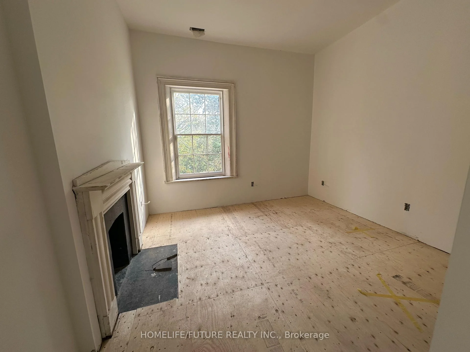 Photo 23 of 64 King Street, North York, Weston — HOMEH