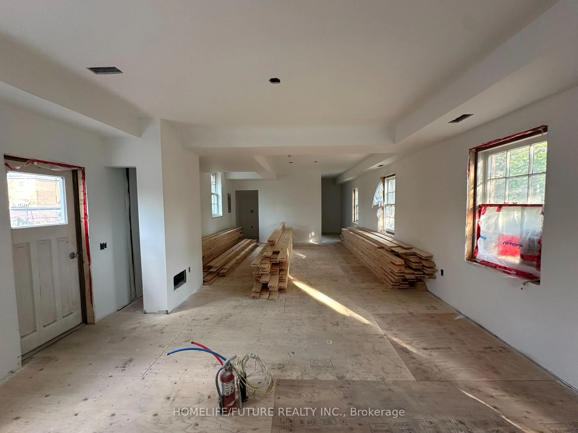 Photo 24 of 64 King Street, North York, Weston — HOMEH