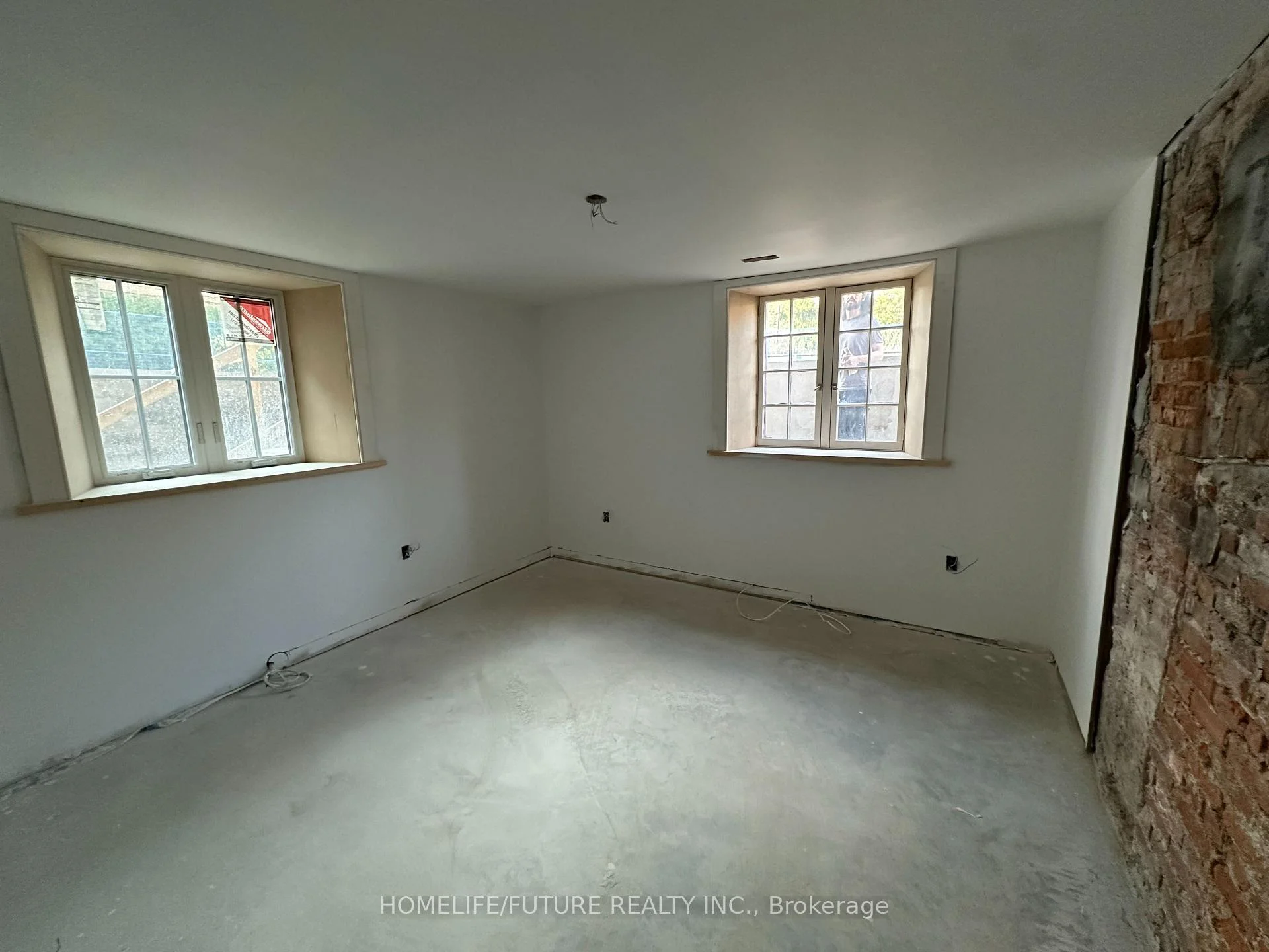 Photo 26 of 64 King Street, North York, Weston — HOMEH