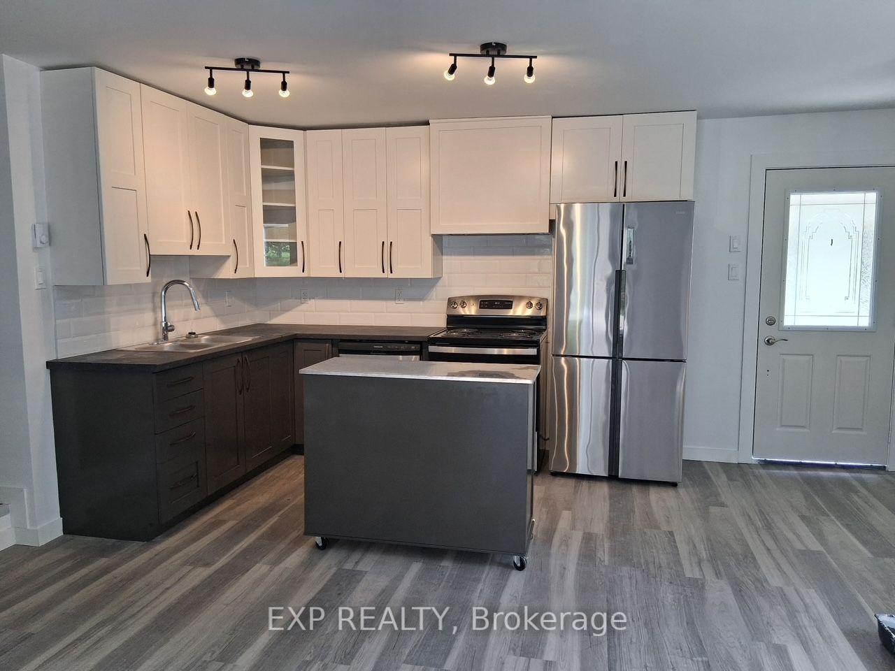 Photo 3 of 7771 Lawrence Street, Ottawa, Vernon — HOMEH
