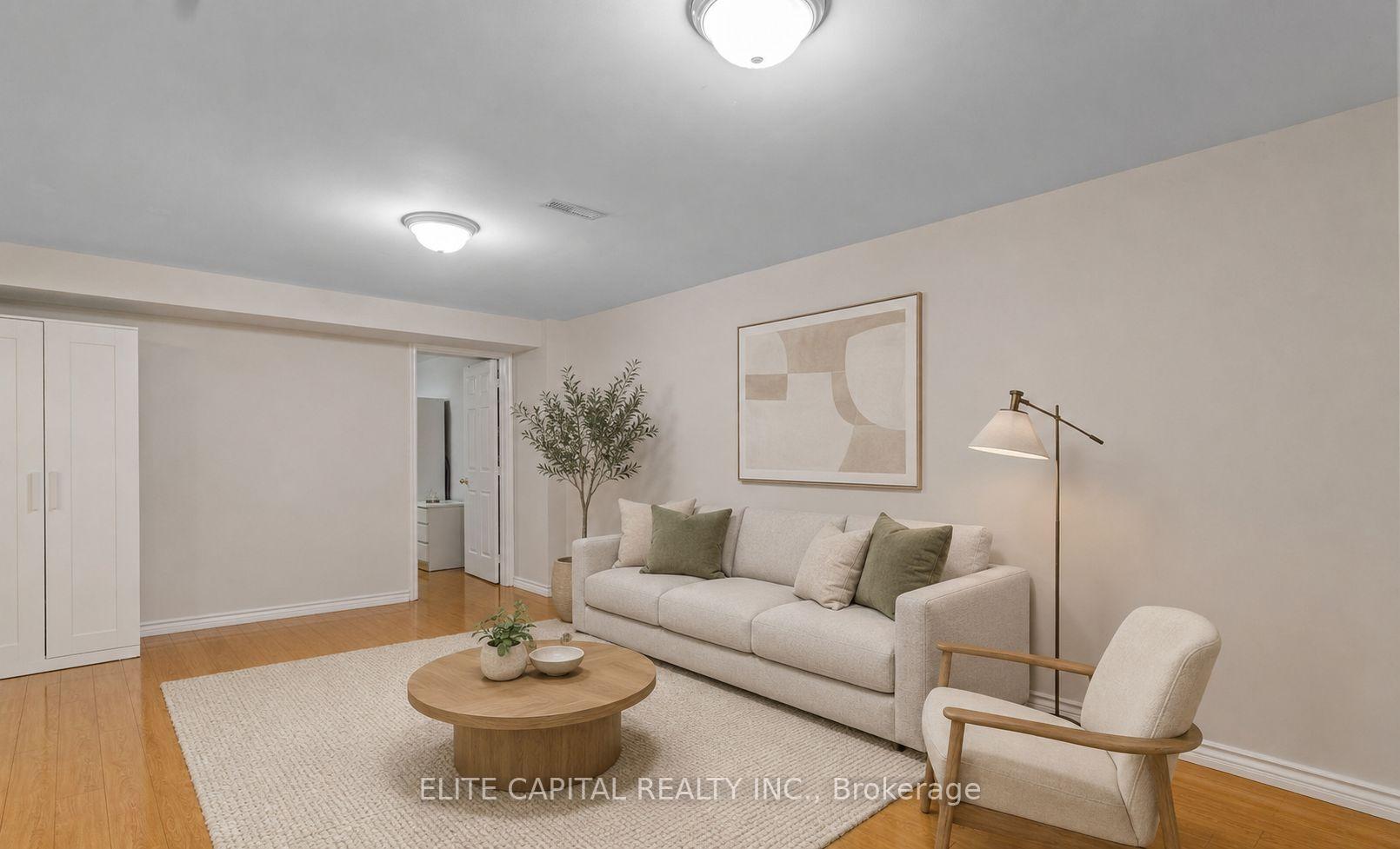 Photo 5 of 66 Carrier Crescent, Vaughan, Patterson — HOMEH