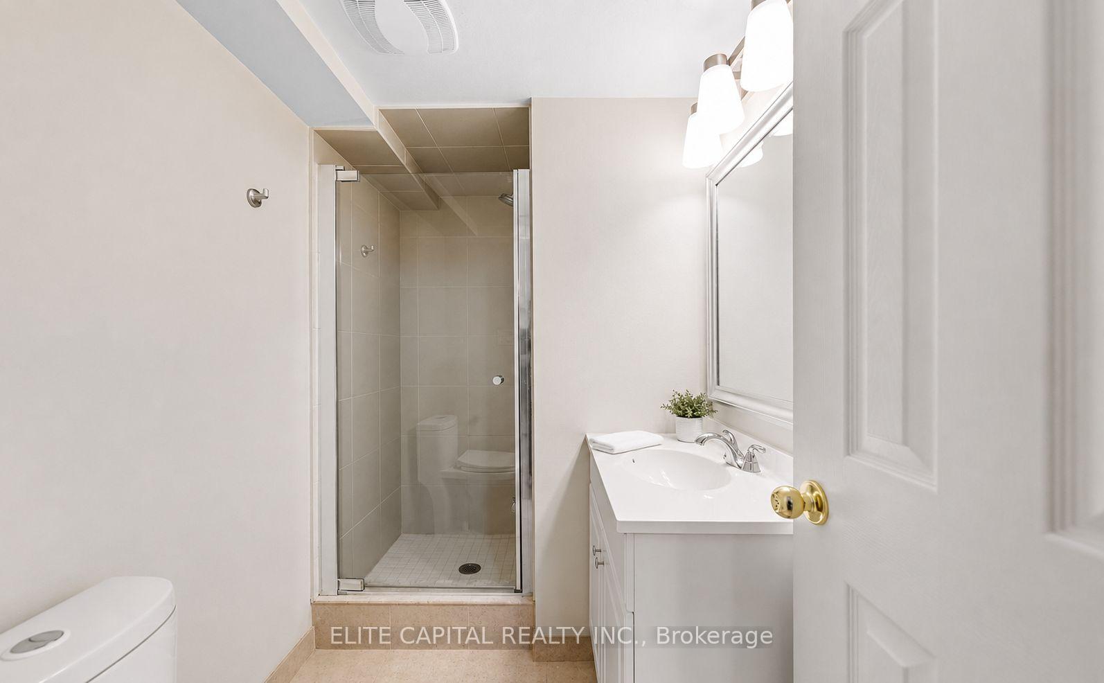 Photo 7 of 66 Carrier Crescent, Vaughan, Patterson — HOMEH