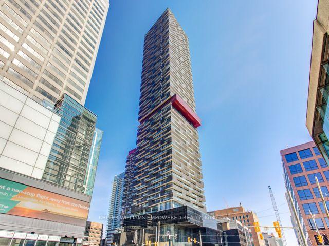 Photo of Unit 2103, 8 Eglinton Avenue E