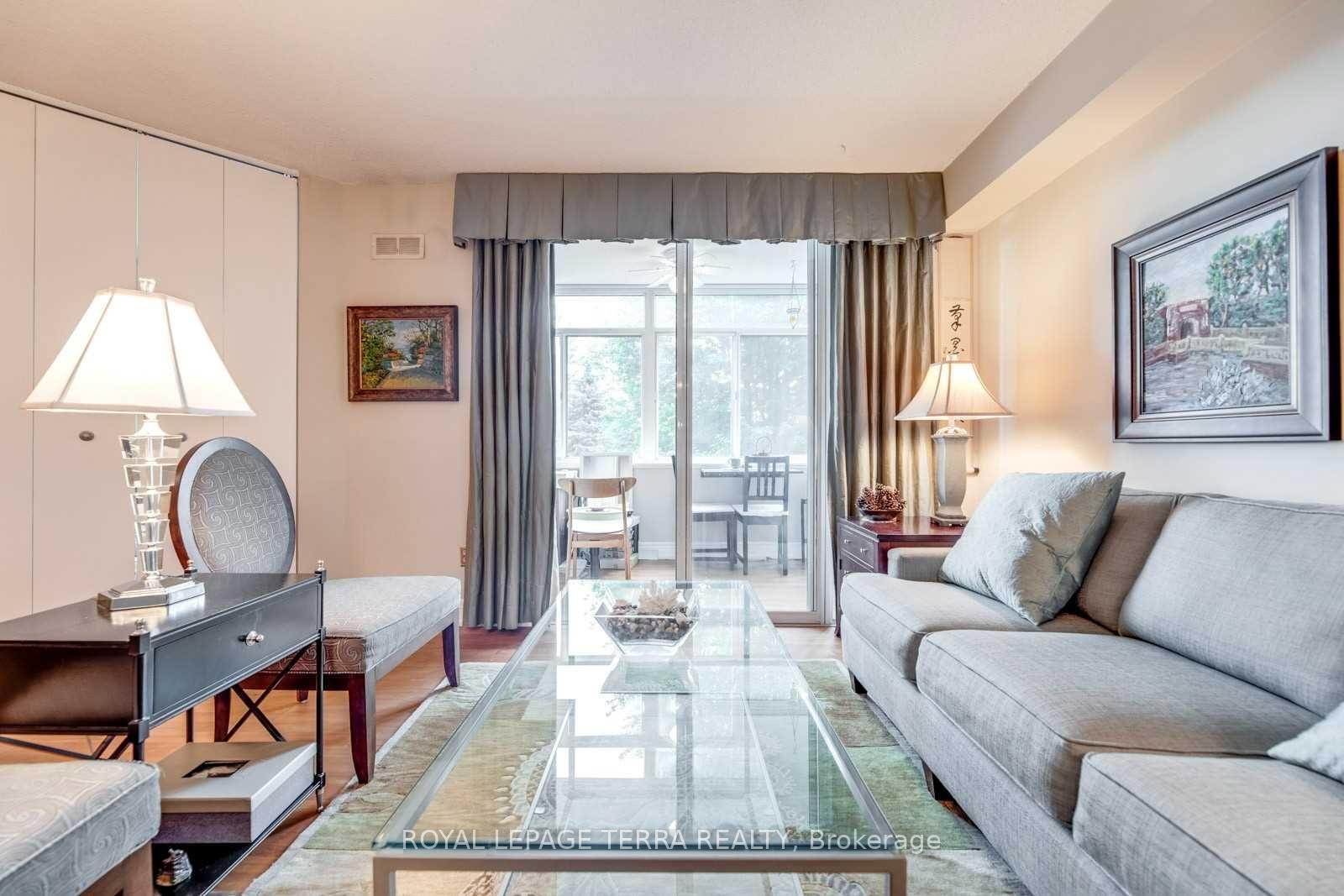 Photo 6 of Unit 201, 300 Webb Drive, Mississauga, City Centre — HOMEH
