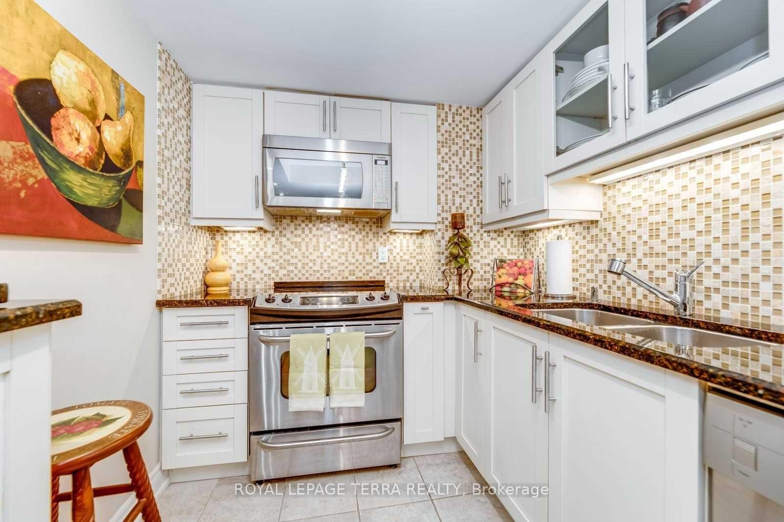 Photo 10 of Unit 201, 300 Webb Drive, Mississauga, City Centre — HOMEH