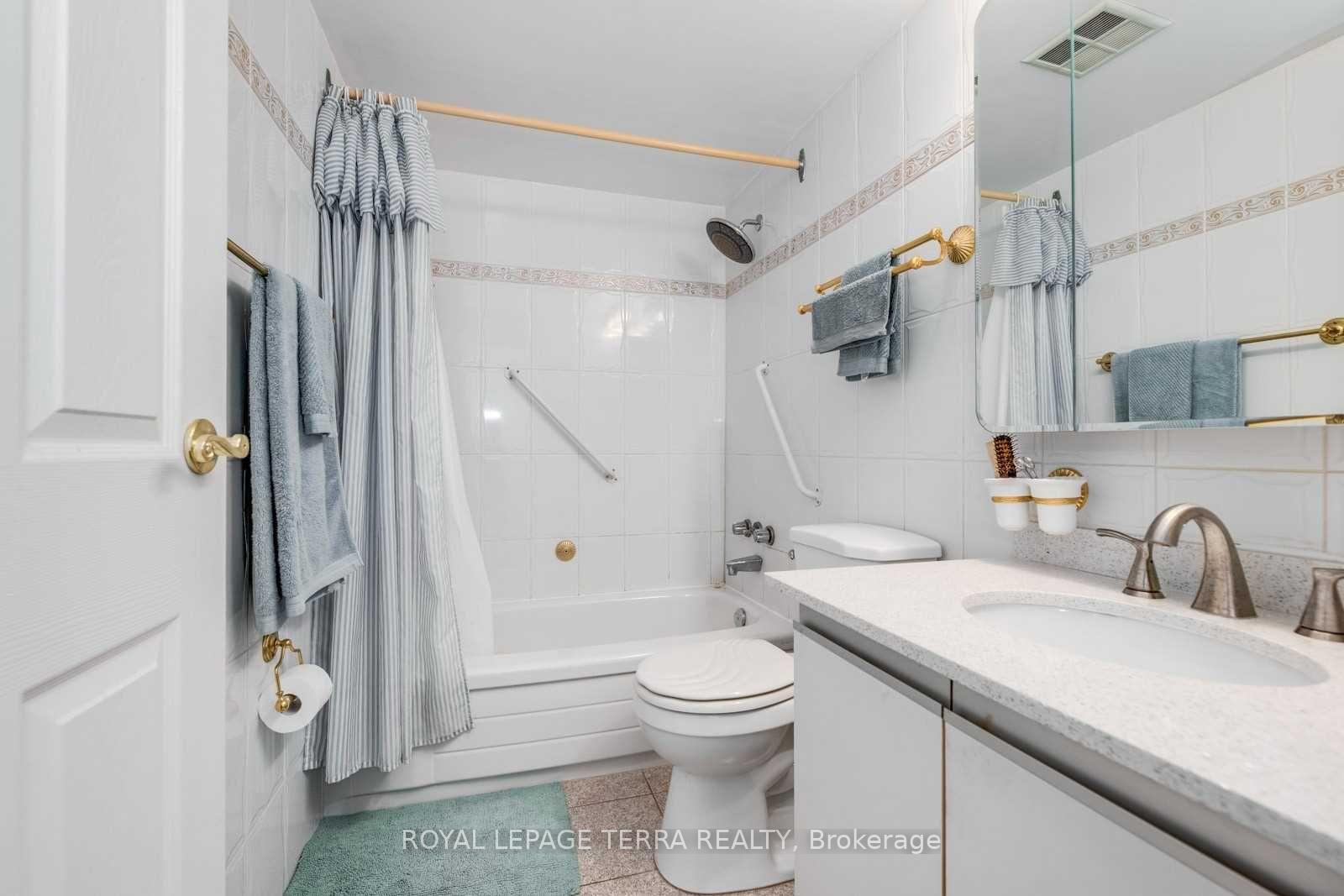 Photo 17 of Unit 201, 300 Webb Drive, Mississauga, City Centre — HOMEH