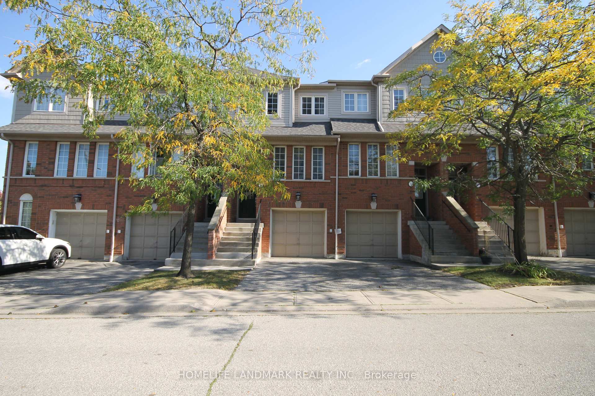 Photo of Unit 28, 4950 Albina Way