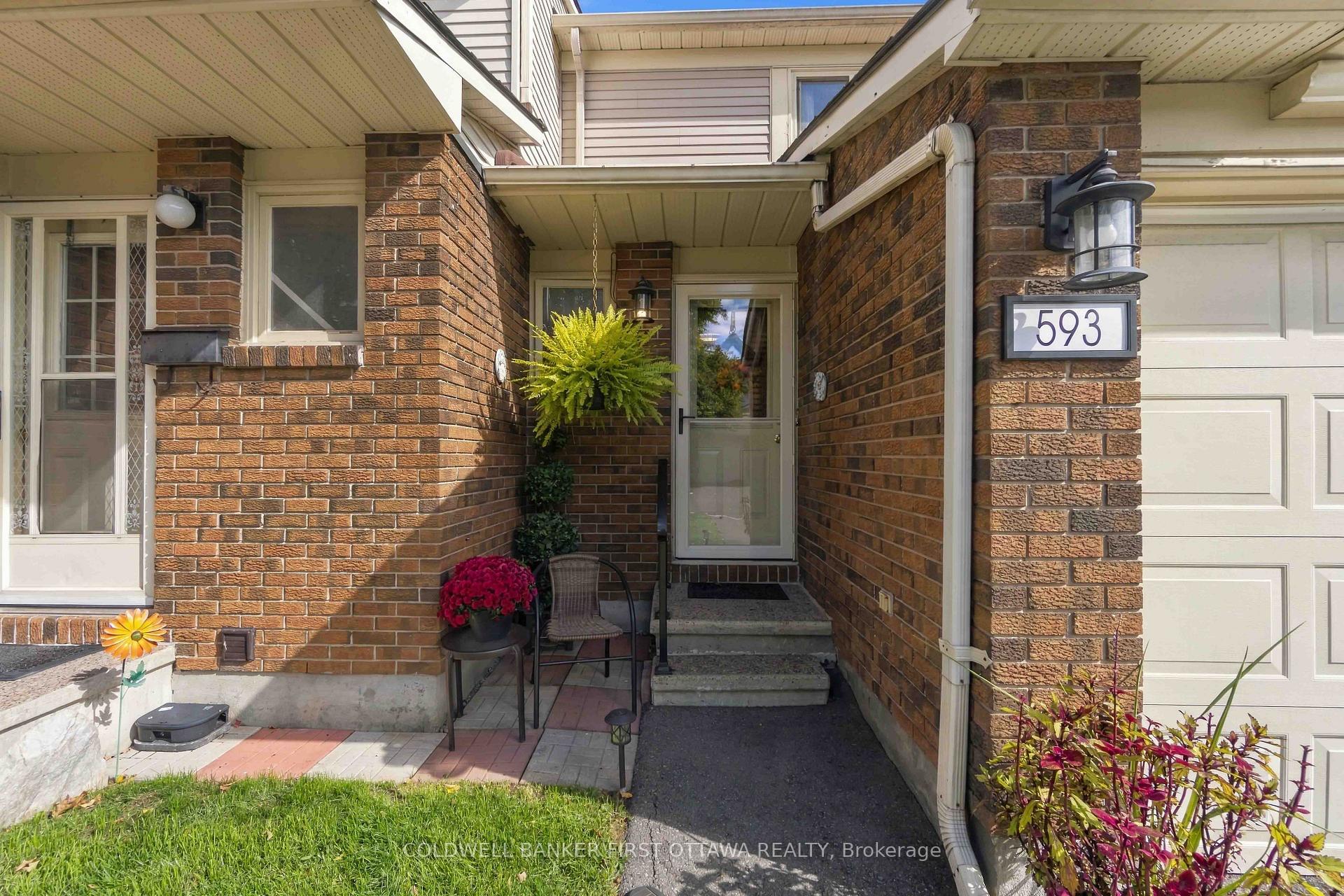 Photo 2 of 593 Canotia Place, Ottawa, Fallingbrook/Pineridge — HOMEH