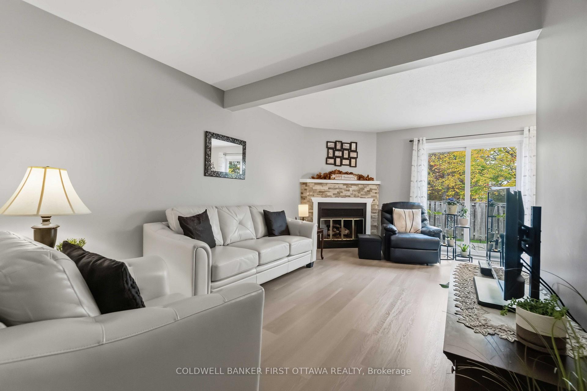 Photo 5 of 593 Canotia Place, Ottawa, Fallingbrook/Pineridge — HOMEH