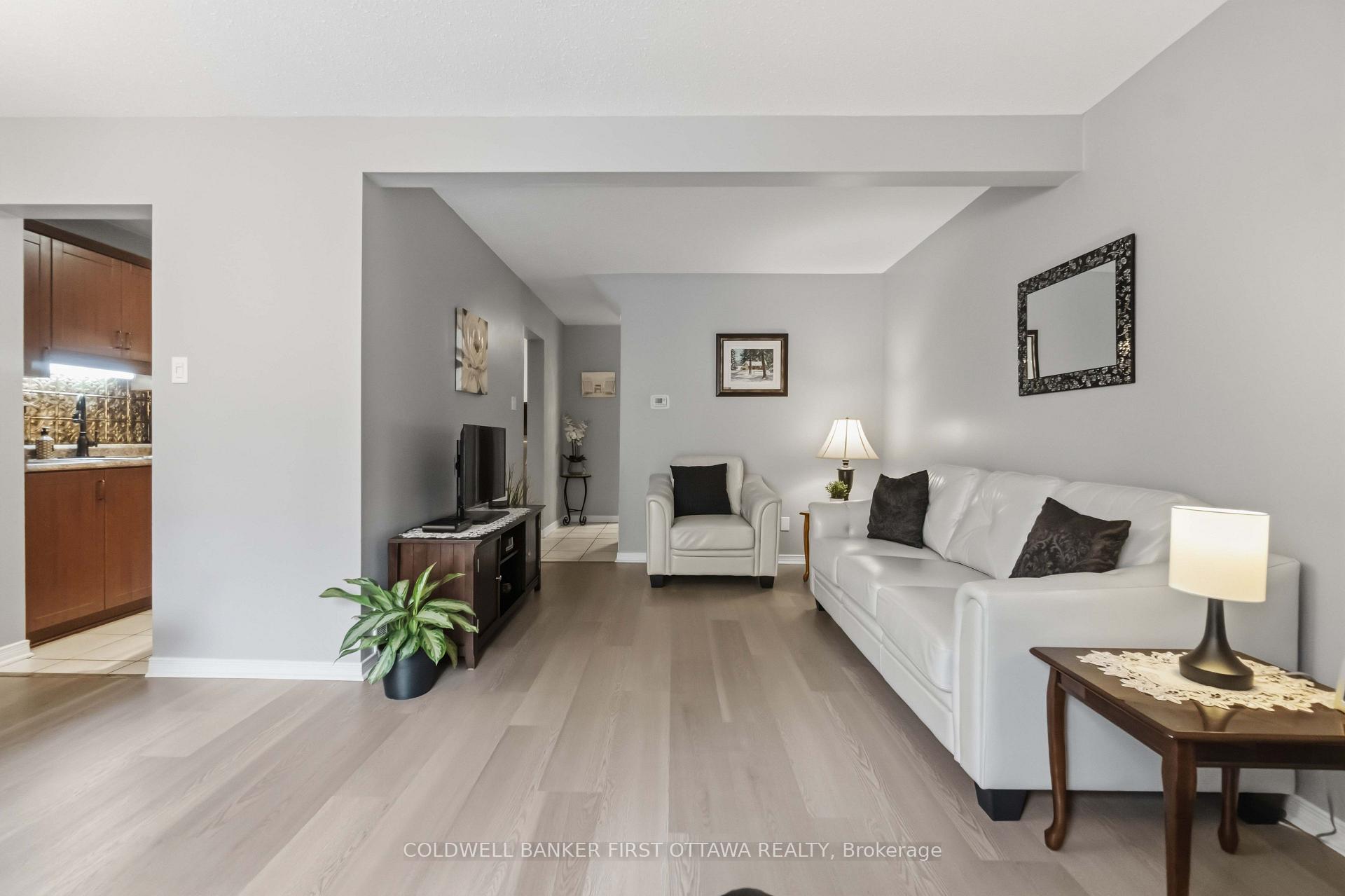 Photo 7 of 593 Canotia Place, Ottawa, Fallingbrook/Pineridge — HOMEH