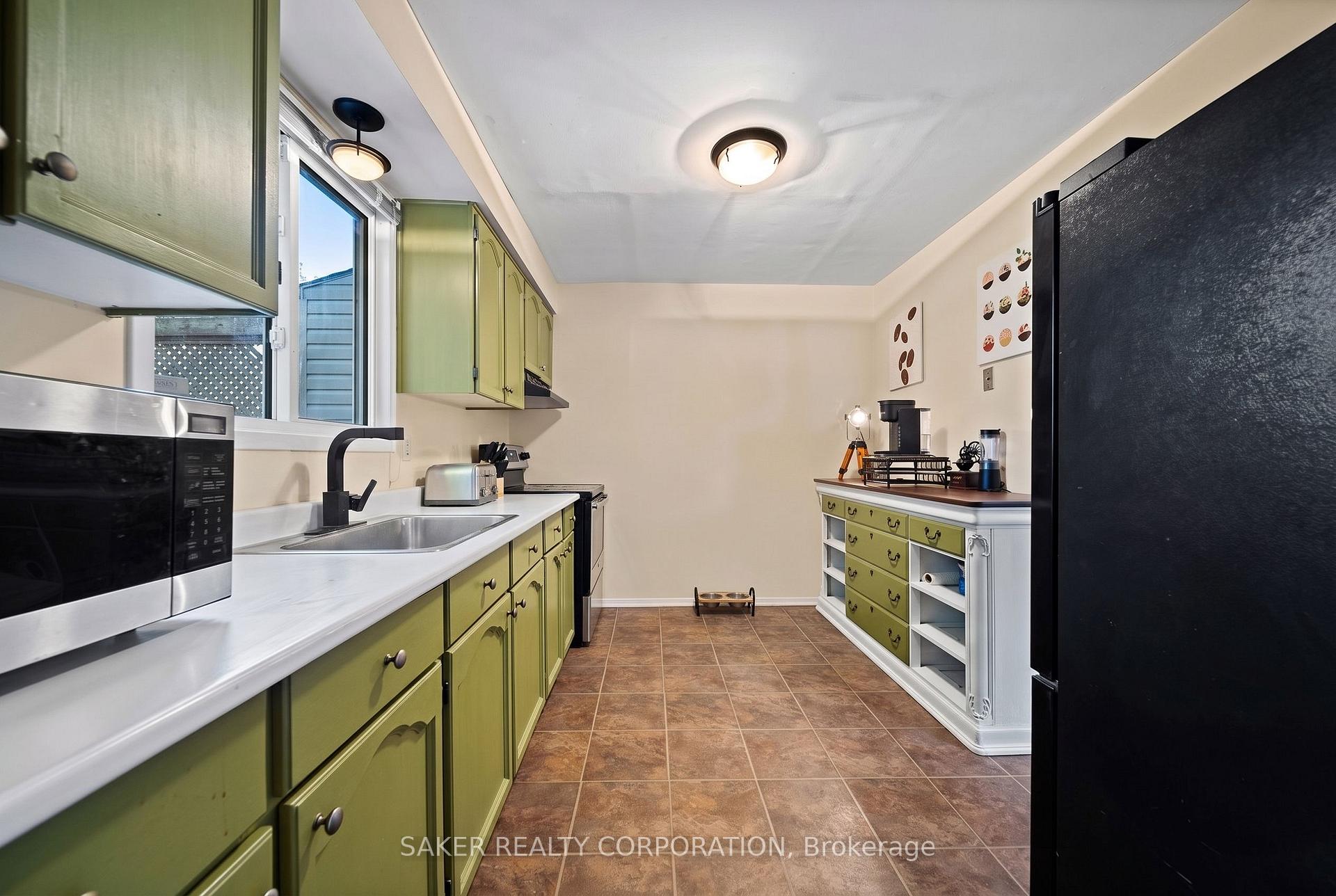 Photo 10 of 72 Inverary Road, London, North I — HOMEH