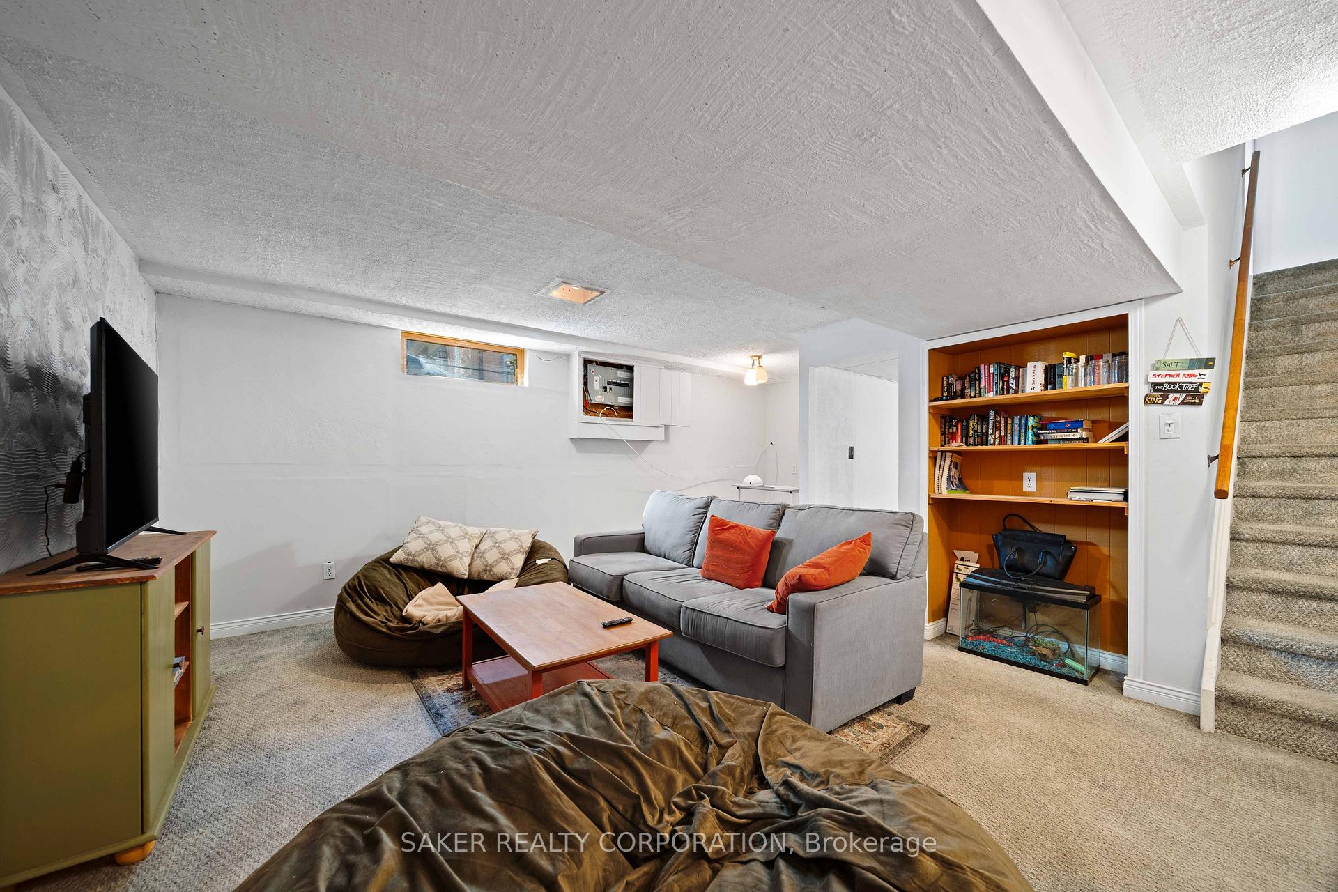 Photo 22 of 72 Inverary Road, London, North I — HOMEH