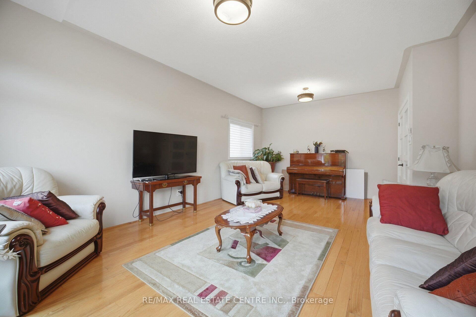 Photo 6 of 19 Amberdale Court, Caledon, Rural Caledon — HOMEH