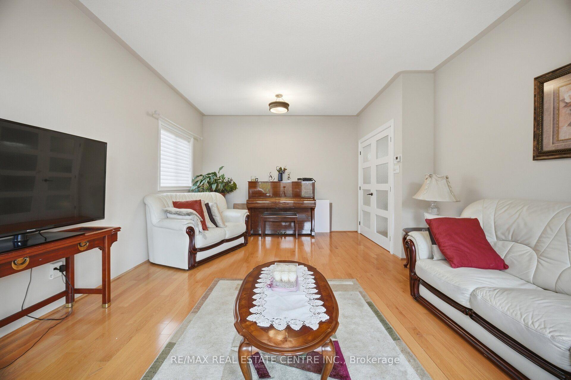 Photo 7 of 19 Amberdale Court, Caledon, Rural Caledon — HOMEH