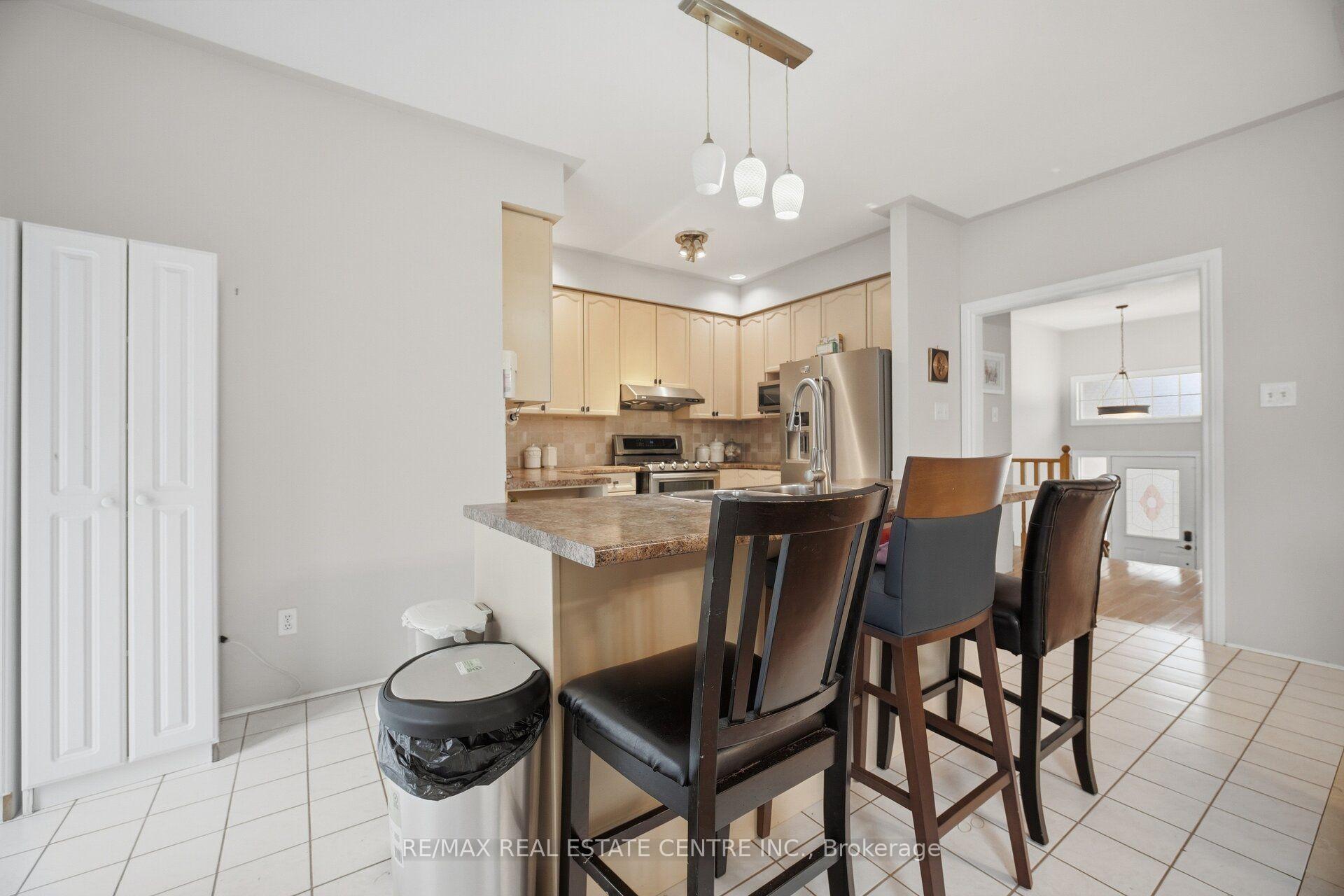 Photo 11 of 19 Amberdale Court, Caledon, Rural Caledon — HOMEH