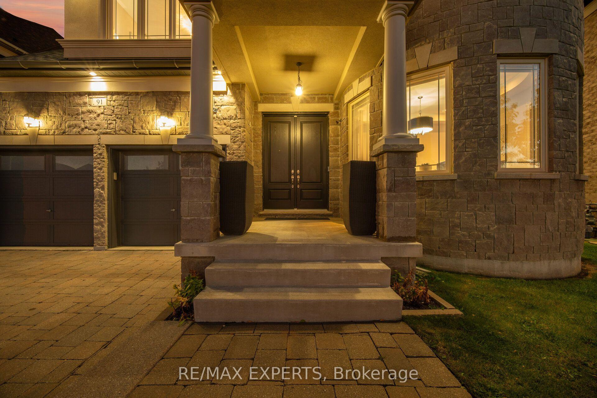 Photo 5 of 91 Woodgate Pines Drive, Vaughan, Kleinburg — HOMEH